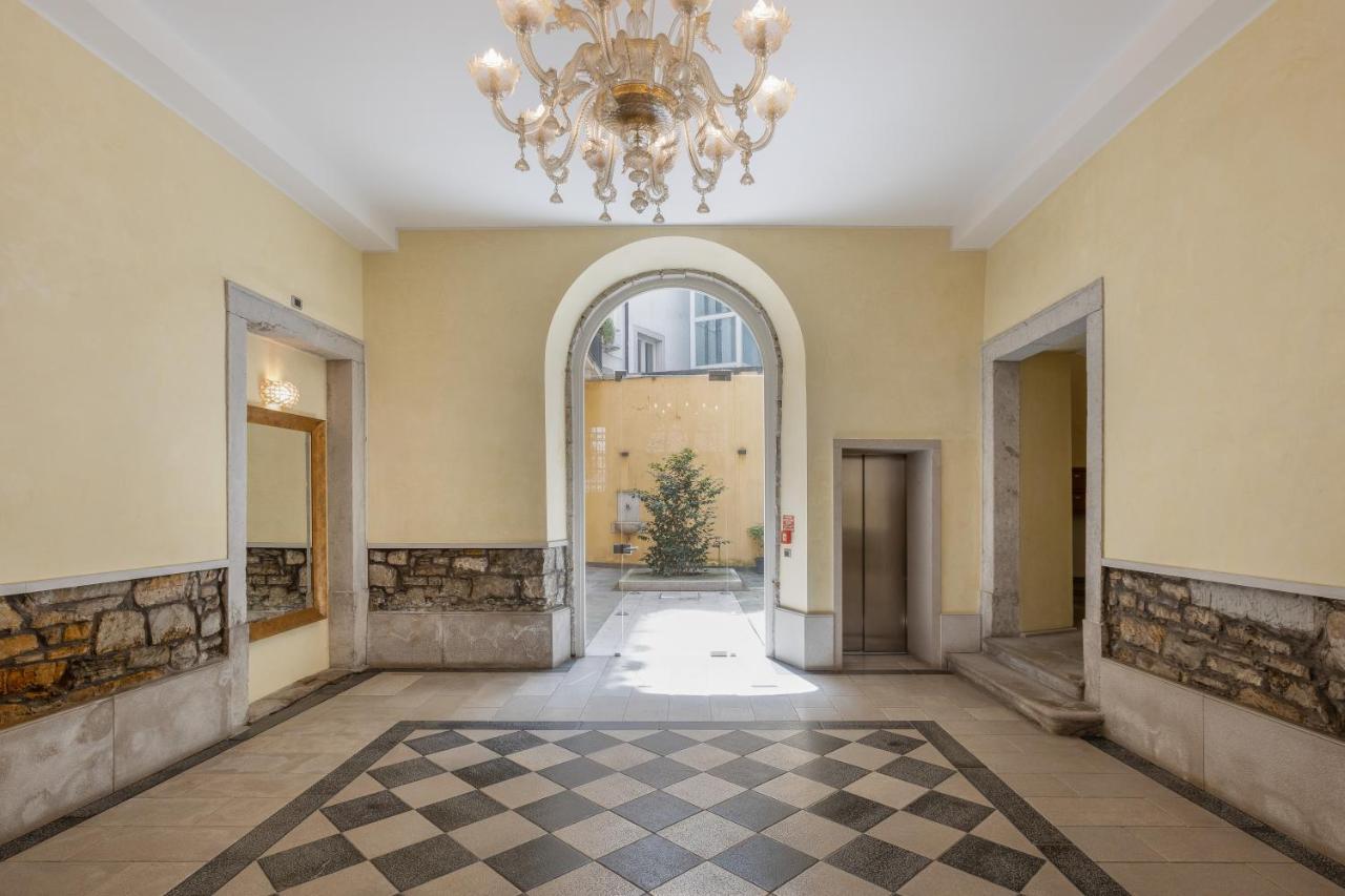 Suite Saba, Stile E Parcheggio In Centro A Trieste Luaran gambar