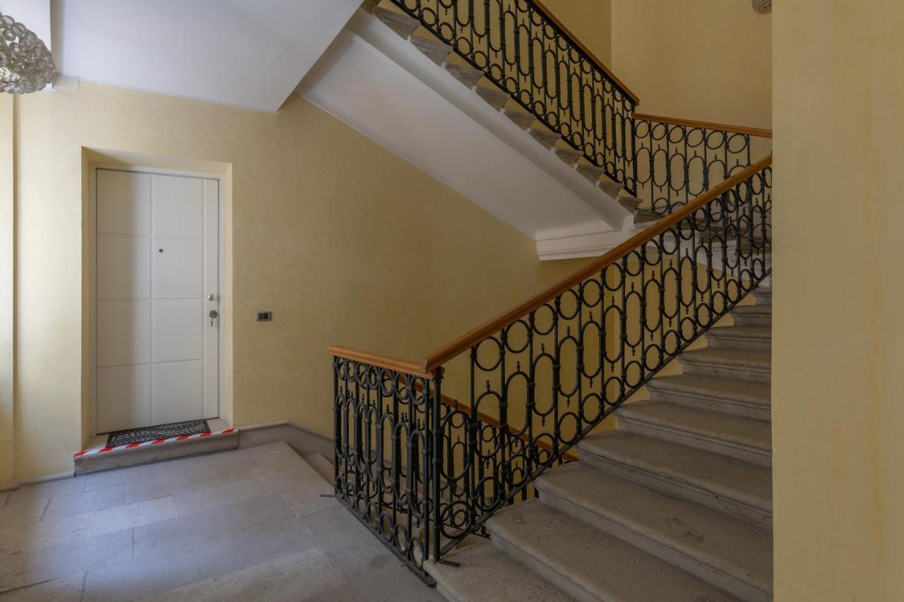 Suite Saba, Stile E Parcheggio In Centro A Trieste Luaran gambar