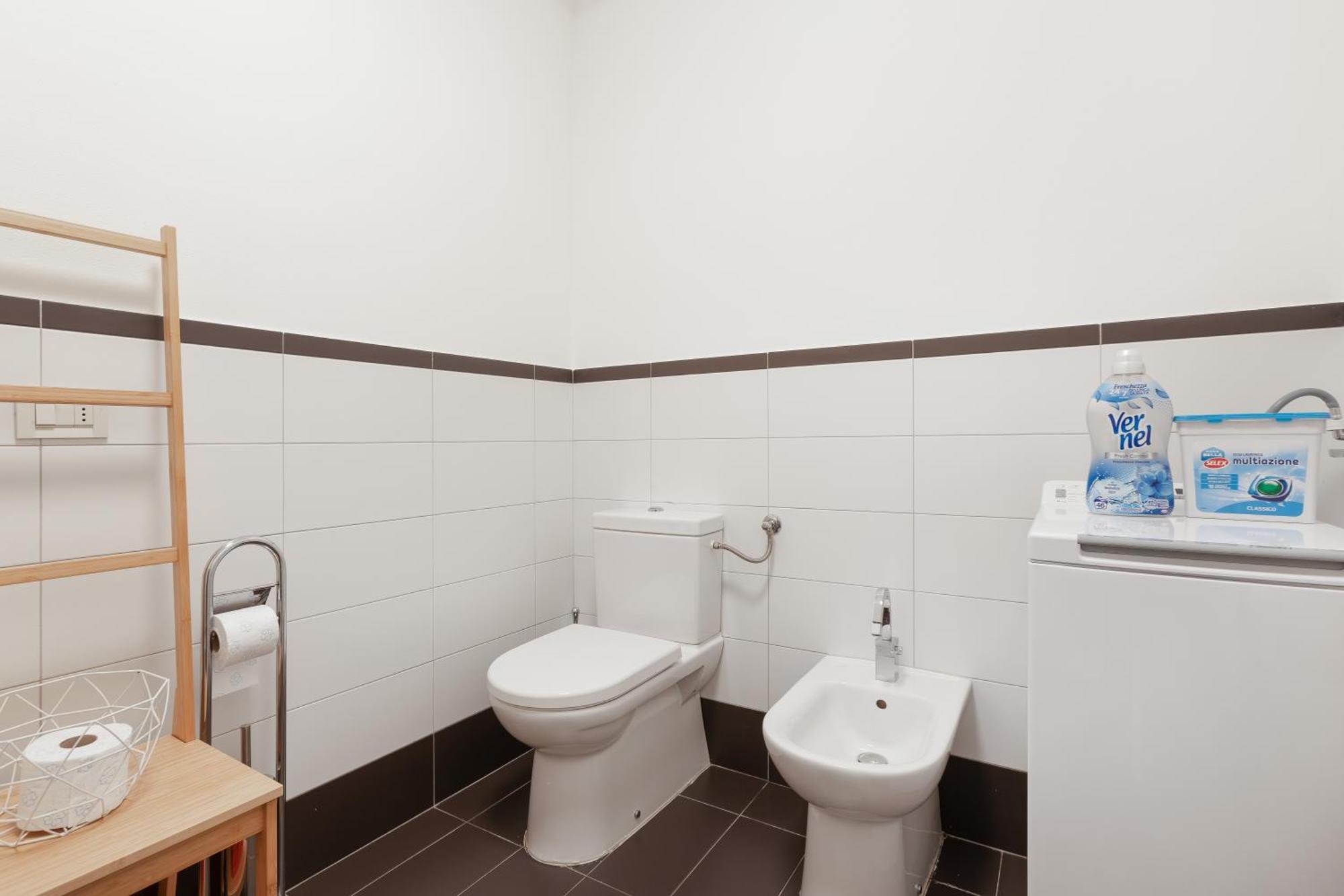 Suite Saba, Stile E Parcheggio In Centro A Trieste Luaran gambar